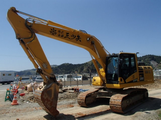 KOMATSU  PC200-10 #45****  ปี2014 1222ชม. หากสามรถรอของได้ 30-45 วัน ติดต่อมาได้เลยครับ