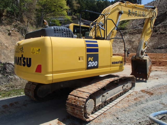 KOMATSU  PC200-10 #45****  ปี2014 1222ชม. หากสามรถรอของได้ 30-45 วัน ติดต่อมาได้เลยครับ
