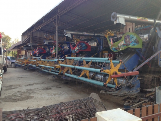 ขายรถเกี่ยวข้าวไทยเส็ง