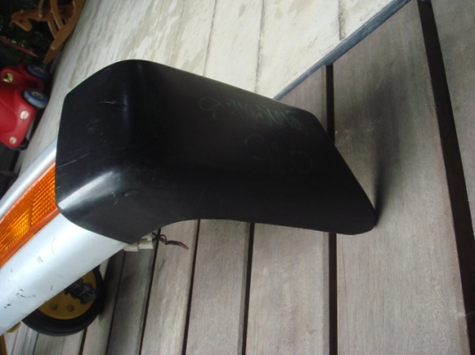 ยกันชนหน้า 720 สภาพสวยเก่าญี่ปุ่นไฟสวยใสไม่แตกร้าวยางมุมสวย ยกันชนหน้า 720 สภาพสวยเก่าญี่ปุ่นไฟสวยใสไม่แตกร้าวยางมุมสวย