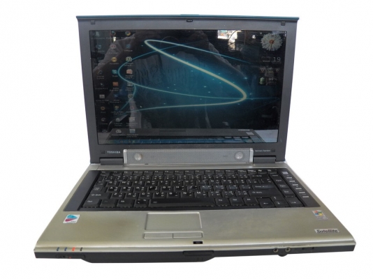 Notebook TOSHIBA Satellite M50 ราคาถูกๆ 3,600 บาท รวมจัดส่งไปรษณีย์