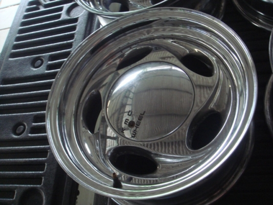 ขายล้อ kmc โครเมี่ยมแนวๆอเมริกาครับขอบ 15 กว้าง 7นิ้ว6รู139ลบประมาณ5-6ครับ ขายล้อ kmc โครเมี่ยมแนวๆอเมริกาครับขอบ 15 กว้าง 7นิ้ว6รู139ลบประมาณ5-6ครับ