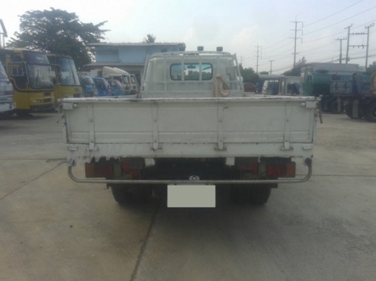 ISUZU  NPR 6 ล้อ กระบะบรรทุก 110 แรงม้า 4 สูบ