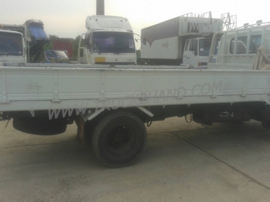 ISUZU  NPR 6 ล้อ กระบะบรรทุก 110 แรงม้า 4 สูบ