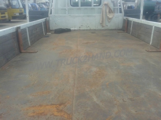 ISUZU  NPR 6 ล้อ กระบะบรรทุก 110 แรงม้า 4 สูบ