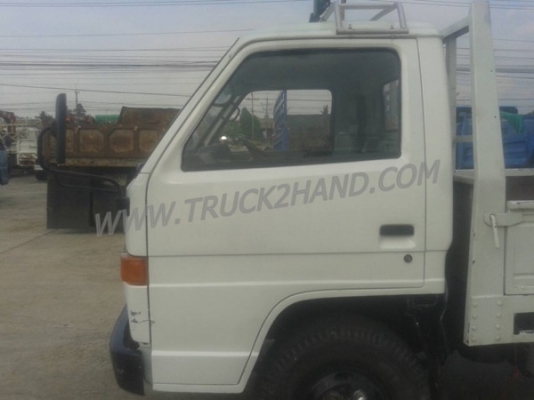 ISUZU  NPR 6 ล้อ กระบะบรรทุก 110 แรงม้า 4 สูบ