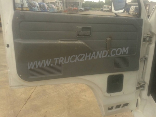 ISUZU  NPR 6 ล้อ กระบะบรรทุก 110 แรงม้า 4 สูบ