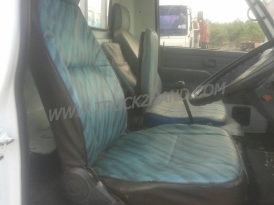 ISUZU  NPR 6 ล้อ กระบะบรรทุก 110 แรงม้า 4 สูบ