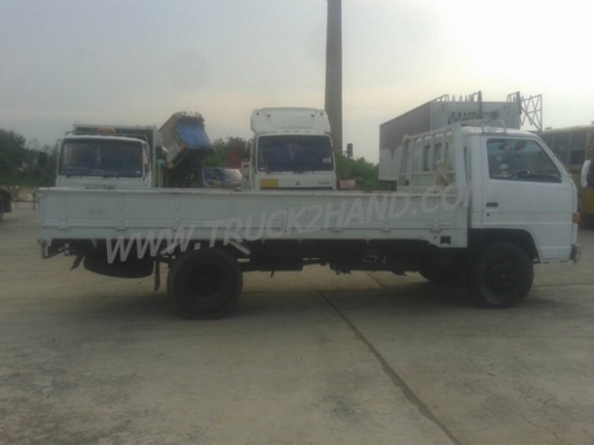 ISUZU  NPR 6 ล้อ กระบะบรรทุก 110 แรงม้า 4 สูบ