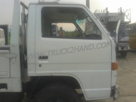 ISUZU  NPR 6 ล้อ กระบะบรรทุก 110 แรงม้า 4 สูบ