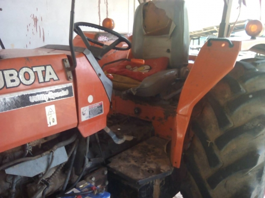 ขายรถไถ KUBOTA  M 9000 2เพลา ปี 50 90 แรง อุปกรณ์ ผานหน้าหลัง