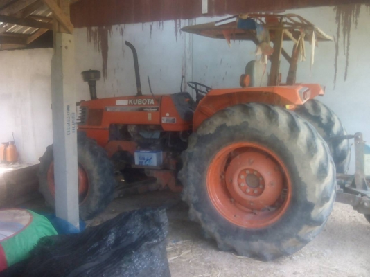 ขายรถไถ KUBOTA  M 9000 2เพลา ปี 50 90 แรง อุปกรณ์ ผานหน้าหลัง