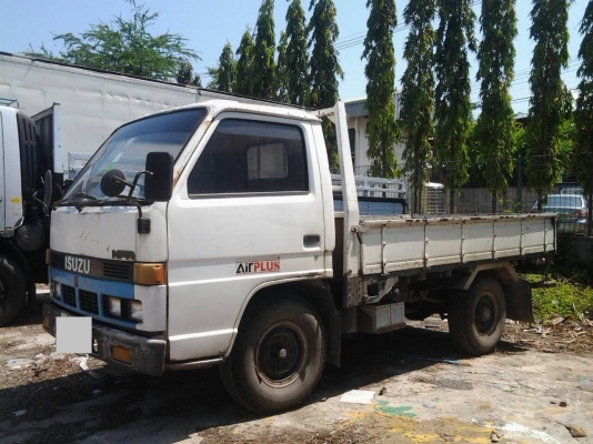 ขาย รถบรรทุก ISUZU 4 ล้อ