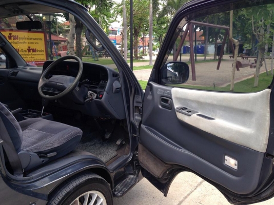 HIACE SUPER CUSTOM ตัวนอกเเท้เเต่งเต็มคัน เบนซินLPG เเรง เงียบ นิ่มตัวนอกเเท้