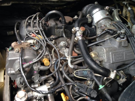 HIACE SUPER CUSTOM ตัวนอกเเท้เเต่งเต็มคัน เบนซินLPG เเรง เงียบ นิ่มตัวนอกเเท้