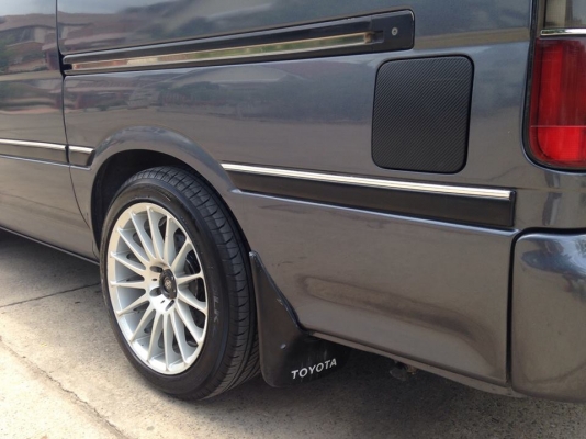 HIACE SUPER CUSTOM ตัวนอกเเท้เเต่งเต็มคัน เบนซินLPG เเรง เงียบ นิ่มตัวนอกเเท้