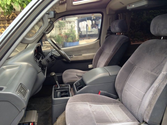 HIACE SUPER CUSTOM ตัวนอกเเท้เเต่งเต็มคัน เบนซินLPG เเรง เงียบ นิ่มตัวนอกเเท้