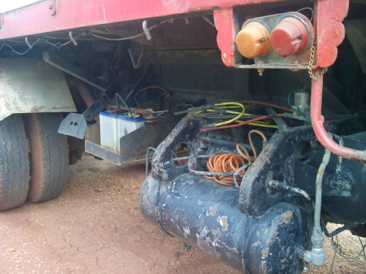 ขาย 10 ล้อดั้มหลงฟูโช่แม่ลูกรุ่น FN527M -TF6104 เครื่อง6D26   220 แรง 10 สปีด ปี 39