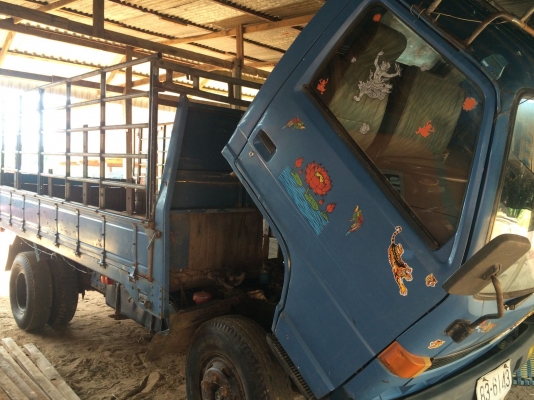 ขายหกล้อ 115 NPR เครื่อง 4BD1 หน้า-หลังFยาง8.25 พ.เวอร์ คัชชีไม่ผุไม่ดามรับประกัน พร้อมใช้ เอกสารพร้อมโอน ภาษีไม่ขาด