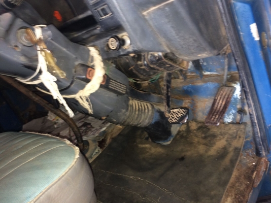 ขายหกล้อ 115 NPR เครื่อง 4BD1 หน้า-หลังFยาง8.25 พ.เวอร์ คัชชีไม่ผุไม่ดามรับประกัน พร้อมใช้ เอกสารพร้อมโอน ภาษีไม่ขาด