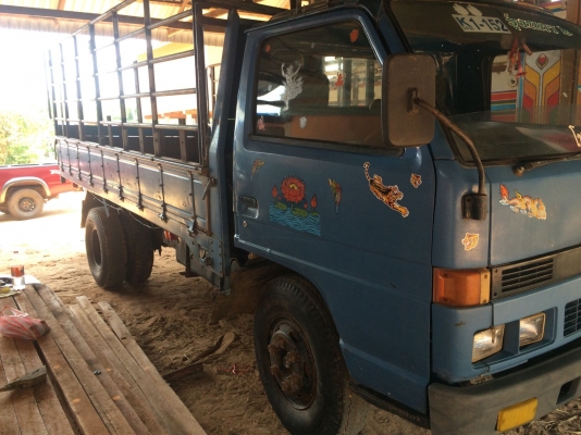 ขายหกล้อ 115 NPR เครื่อง 4BD1 หน้า-หลังFยาง8.25 พ.เวอร์ คัชชีไม่ผุไม่ดามรับประกัน พร้อมใช้ เอกสารพร้อมโอน ภาษีไม่ขาด