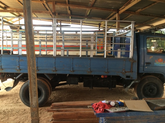 ขายหกล้อ 115 NPR เครื่อง 4BD1 หน้า-หลังFยาง8.25 พ.เวอร์ คัชชีไม่ผุไม่ดามรับประกัน พร้อมใช้ เอกสารพร้อมโอน ภาษีไม่ขาด