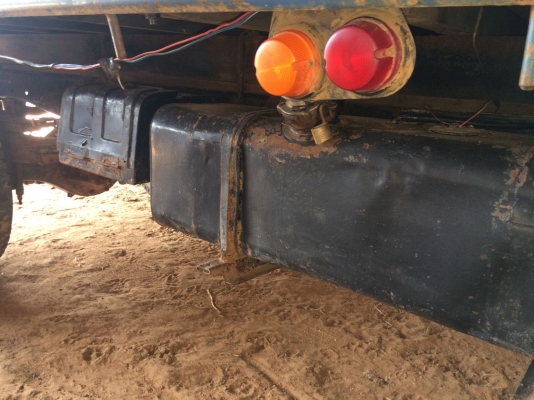 ขายหกล้อ 115 NPR เครื่อง 4BD1 หน้า-หลังFยาง8.25 พ.เวอร์ คัชชีไม่ผุไม่ดามรับประกัน พร้อมใช้ เอกสารพร้อมโอน ภาษีไม่ขาด