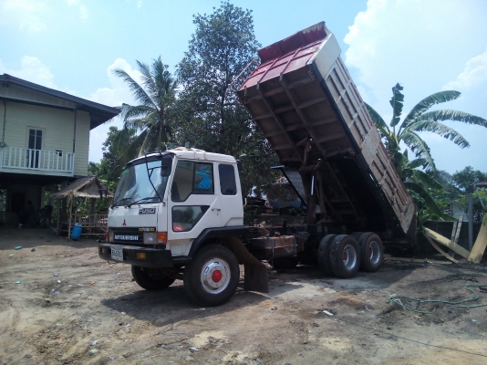 ขายสิบล้อสองเพลาดั้มสวยkcโคราชราคา 780000คัชซีสวยมาก