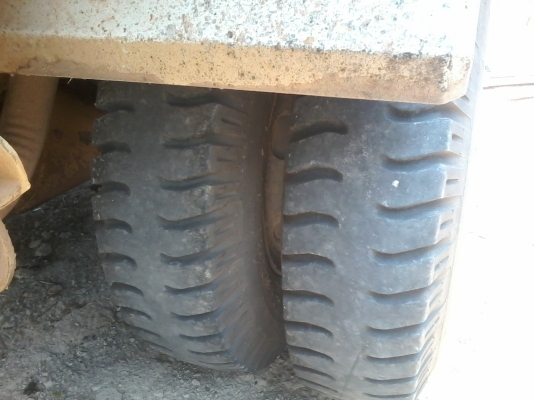 สิบล้อดั๊ม  175  แรง  เครื่องดี  สองเพลา พวงมาลัยเพาเวอร์เบรคทิฟฟี่เกียรคุนเลอร์ ช่วงล่างใหญ่