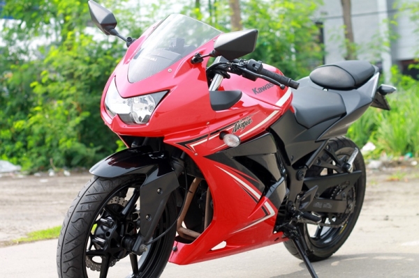 Ninja250 ถูกๆเดิมๆสดใหม่เครื่องดีมากคุณภาพคับแก้ว ครับ