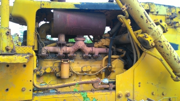 รถไถตีนตะขาบ KOMATSU D85 รถไถตีนตะขาบ KOMATSU D85