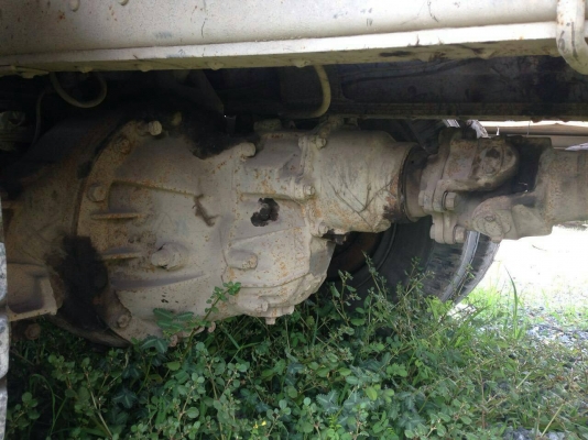 10ล้อบรรทุกน้ำ2เพลา200แรงISUZUจัมโบ้..คัสซี3421306..เครื่อง6SD1-600061..รถสภาพดีเล่มพร้อม..