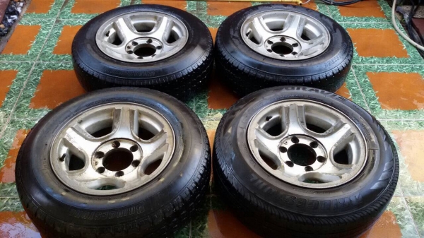 ขายล้อ 6 รู ขอบ 15 พร้อมยาง bridgestone