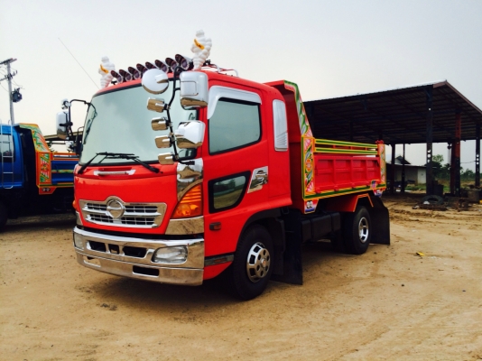 ชายรถ6ล้อดั้ม