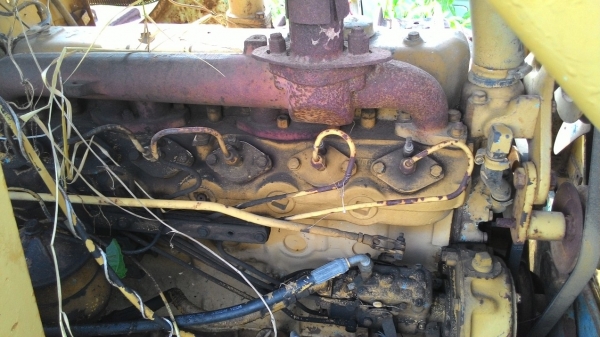 รถแทรกตีนตะขาบ Inter TD9B รถแทรกตีนตะขาบ Inter TD9B