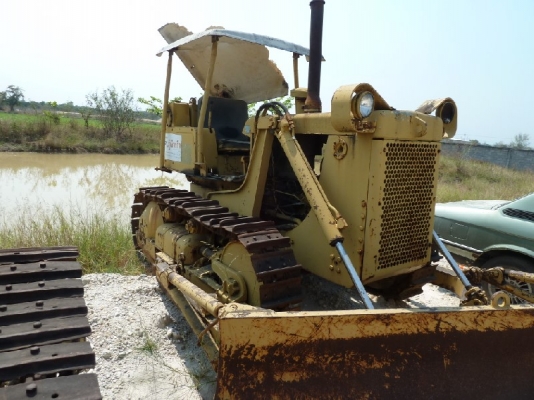 รถแทรกตีนตะขาบ Inter TD9B