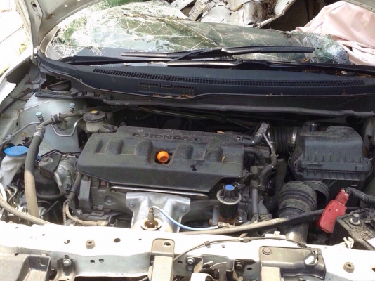 ฮอนด้านิวส์ซีวิค ปี12 เครื่อง1800 โอนลอยบุคคลหรือเเยกเป็นอะไหลได้ทั้งหมด