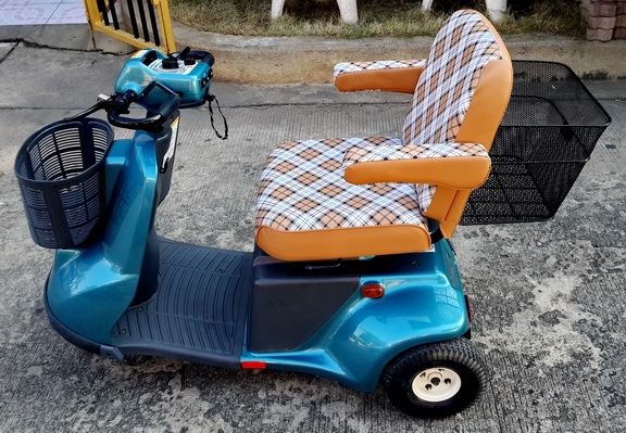 รถไฟฟ้าโฉมใหม่ 3 ล้อ Suzuki สำหรับคนแก่หรือคนพิการ เพิ่งมาจากญี่ปุ่น ( ตัวโชว์จากญี่ปุ่น )