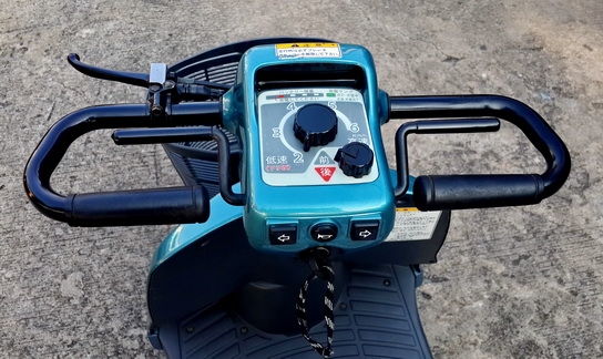 รถไฟฟ้าโฉมใหม่ 3 ล้อ Suzuki สำหรับคนแก่หรือคนพิการ เพิ่งมาจากญี่ปุ่น ( ตัวโชว์จากญี่ปุ่น )