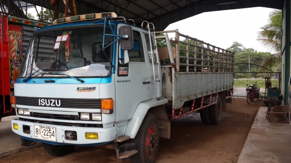 ขาย ISUZU FTR เครื่อง 160 แรง ยาว 6.40 เมตร ยาง 900 ราคา 450000