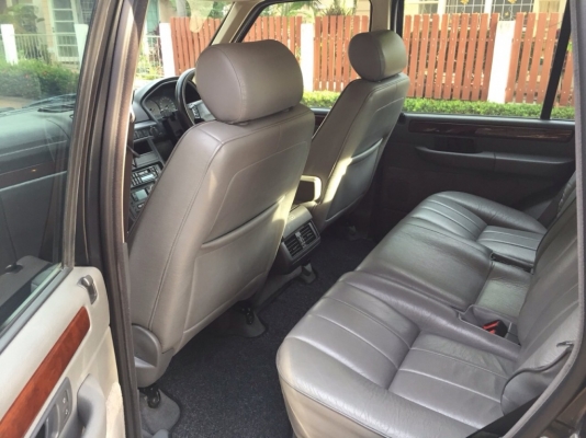 RANGE ROVER 4.6 HSE ตัวท็อปรถมือเดียวไมล์แท้ 98000กม. สวยกริป RANGE ROVER 4.6 HSE ตัวท็อปรถมือเดียวไมล์แท้ 98000กม. สวยกริป