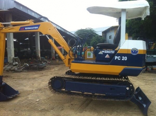 ขาย KOMATSU. Pc20-3.รถเก่านอกแท้100\% อามยาวบูมยาวพิเศษ. ตัวเดินไฮดาส ขุดลึก. ยกสูง. รถพร้อมใช้งาน เอกสารซื้อขายใบอินวอยพร้อม ราคา 230,000 ต่อรองได้ สนใจ. 096-3268553 ช่างเบนซ์ ID LINE 0963268553