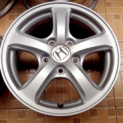 ล้อ CIVIC FD 15นิ้ว 5รู114 สภาพใช้งานได้ปกติ เพิ่งเทิร์นมา ไม่มีดุ้งหรือแตก ใส่กะบะได้ ตจวส่งได้ครับ ล้อ CIVIC FD 15นิ้ว 5รู114 สภาพใช้งานได้ปกติ เพิ่งเทิร์นมา ไม่มีดุ้งหรือแตก ใส่กะบะได้ ตจวส่งได้ครับ