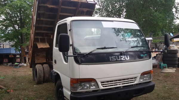 ขายหกล้อดั้มพ์ ISUZU NPR-71L 4HG1-130HP แอร์เย็น เพาเวอร์ เดิมบางคัสซีสวยเอกสารซื้อ-ขายเจ้าของตัวจริง