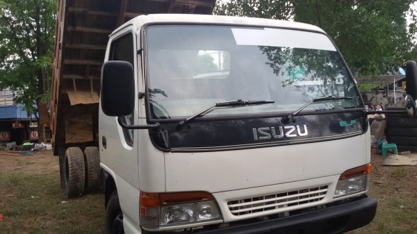 ขายหกล้อดั้มพ์ ISUZU NPR-71L 4HG1-130HP แอร์เย็น เพาเวอร์ เดิมบางคัสซีสวยเอกสารซื้อ-ขายเจ้าของตัวจริง