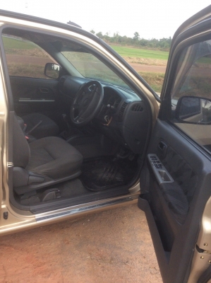 กระบะเซฟโรเลต 4 ประตู ปี 49 เครื่องยนต์ 2500 (LT) พวงมาลัยพาว์เวอร์ กระจกไฟฟ้า วิ่งน้อย ขาย 260,000 (ศุภากร 081-4252943)