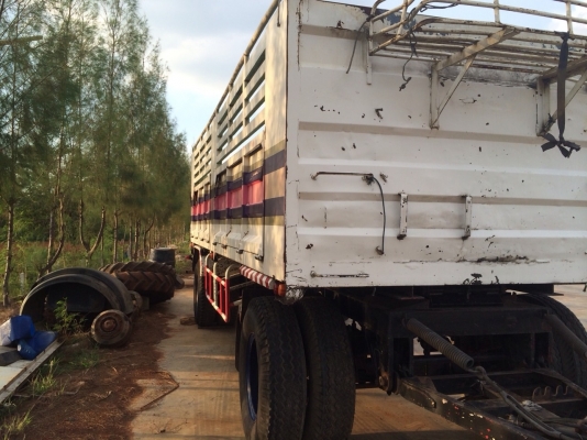 ขายลูกพ่วงไม่ดั้ม อู่พนัส ยาว 6.40เมตร ยางดี คัสซีสวย สภาพพร้อมใช้ กะบะป่าวๆก็มีน่ะคับตามรูป วางฮีโน่มา