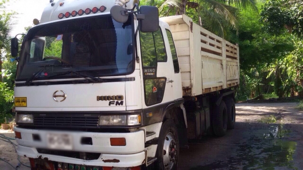 ขายรถบรรทุกสิบล้อดัมพ์ HINO 3M เครื่องเดิม 240 แรง 2 เพลา เกียร์เดิม ปี 38 กระบะดัมพ์สามมิต