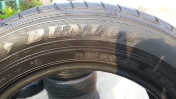 ขายยาง215/60/16 ยาง DUNLOP SP SPORT LM 704 ปี 13 ( 1ชุด ) ขายยาง215/60/16 ยาง DUNLOP SP SPORT LM 704 ปี 13 ( 1ชุด )