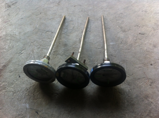 หัววัดแสดงอุณหภูมิ 0-300 C แบบเข็มไม่ต้องใข้ไฟฟ้าก้านต่อยาวประมาณ 30 ซม.